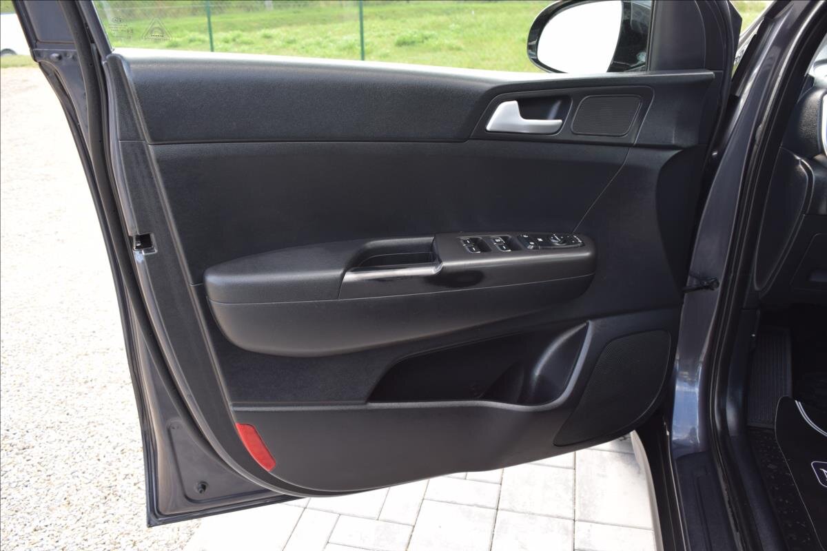 KIA Sportage SUV 2,0 l 100 kw