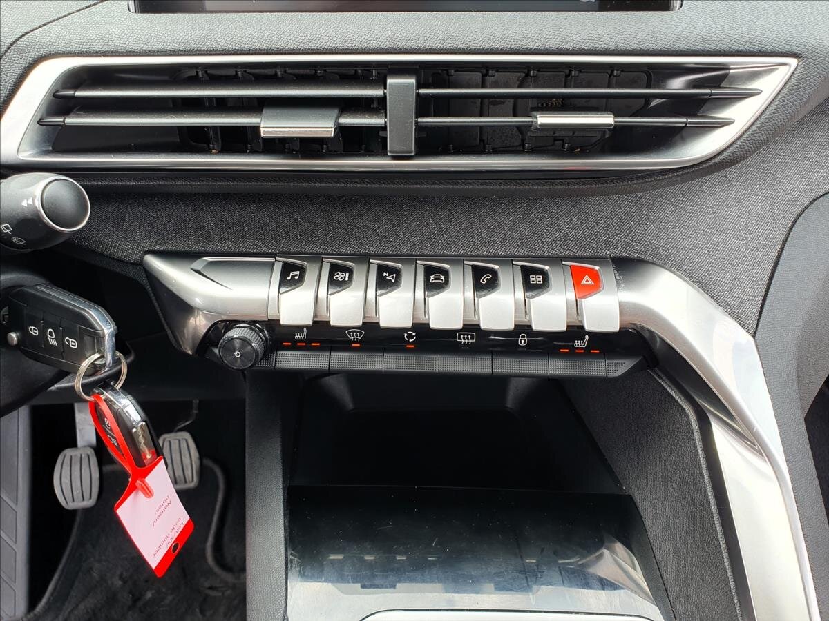 Peugeot 5008 SUV / Terénní 1,5 l 96 kw