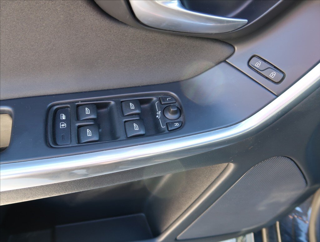 Volvo XC60 SUV 2,0 l 100 kw