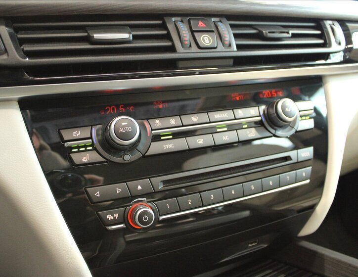 BMW X5 SUV / Terénní 3,0 l 230 kw