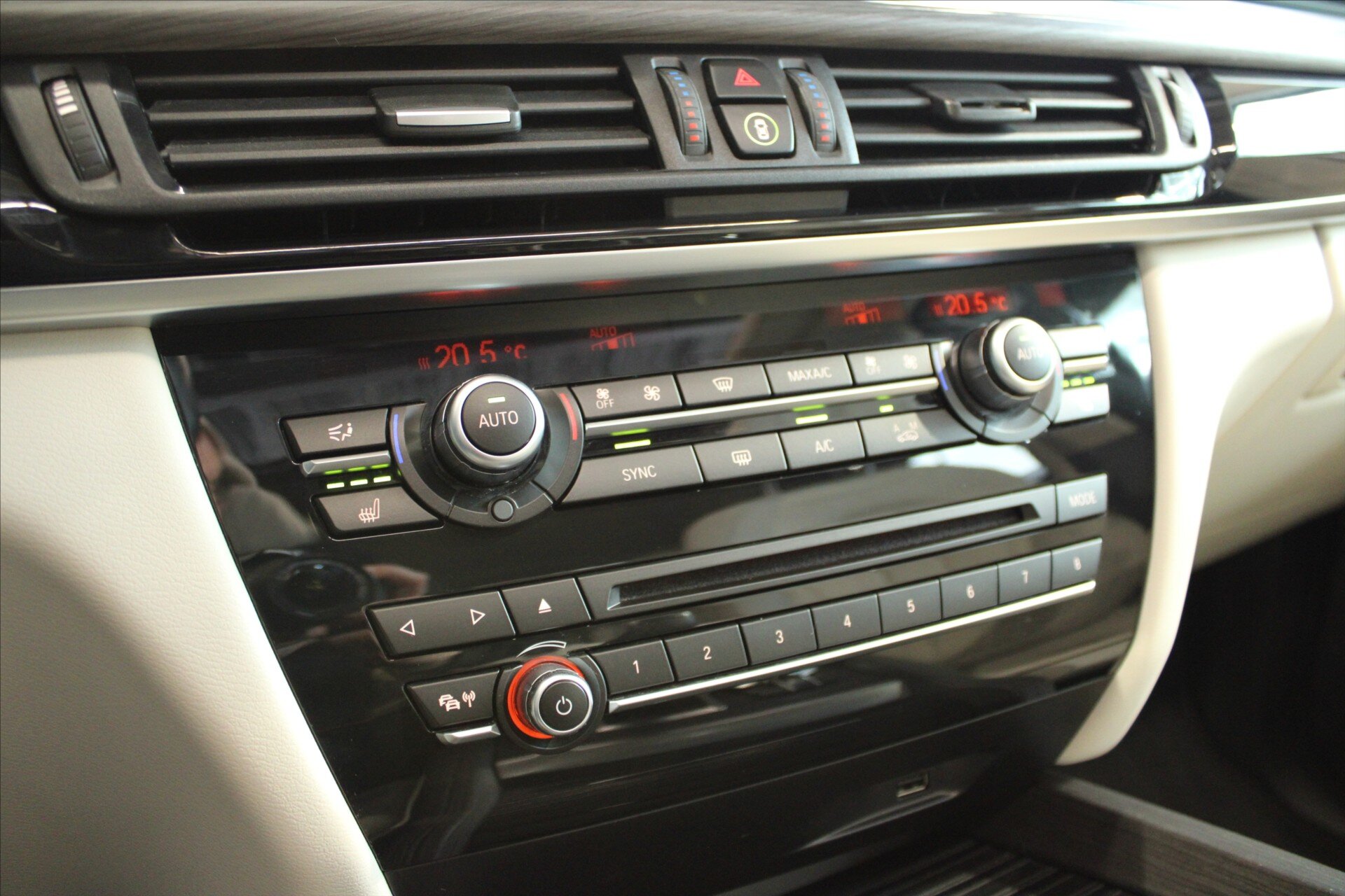 BMW X5 SUV / Terénní 3,0 l 230 kw