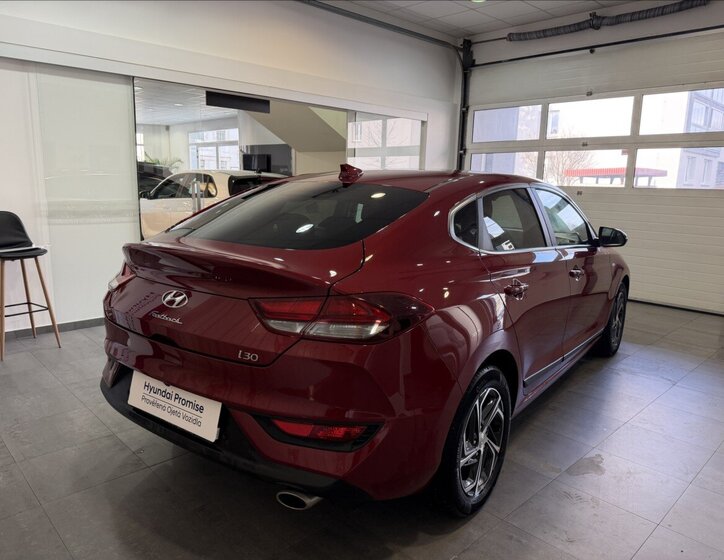 Hyundai i30 Sedan / Limuzína 1,5 l 117 kw