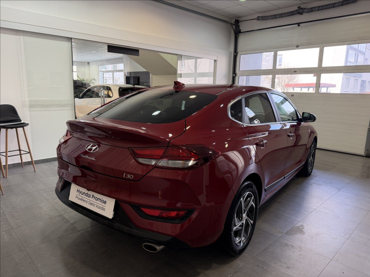 Hyundai i30 Sedan / Limuzína 1,5 l 117 kw