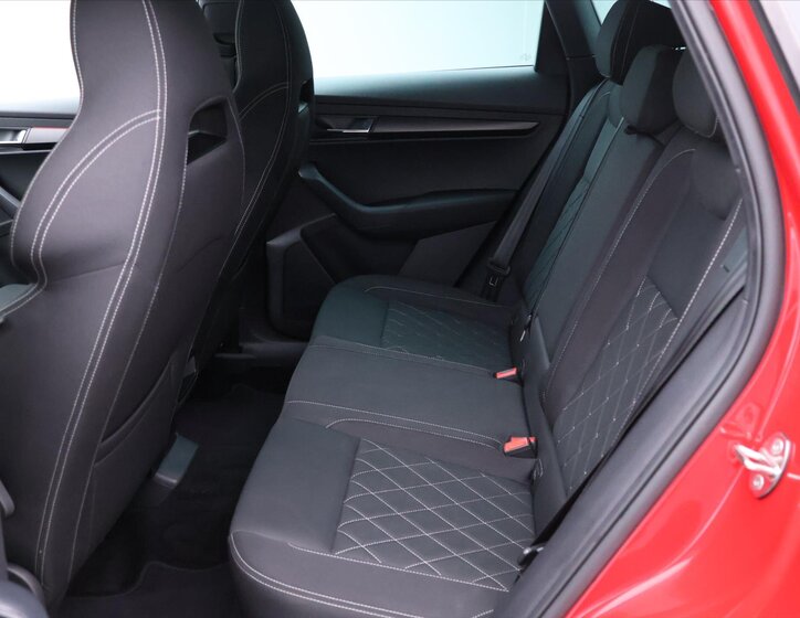 Škoda Karoq SUV / Terénní 1,5 l 110 kw