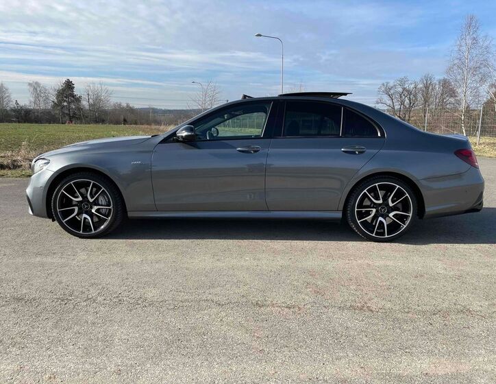 Mercedes-Benz Třídy E 2