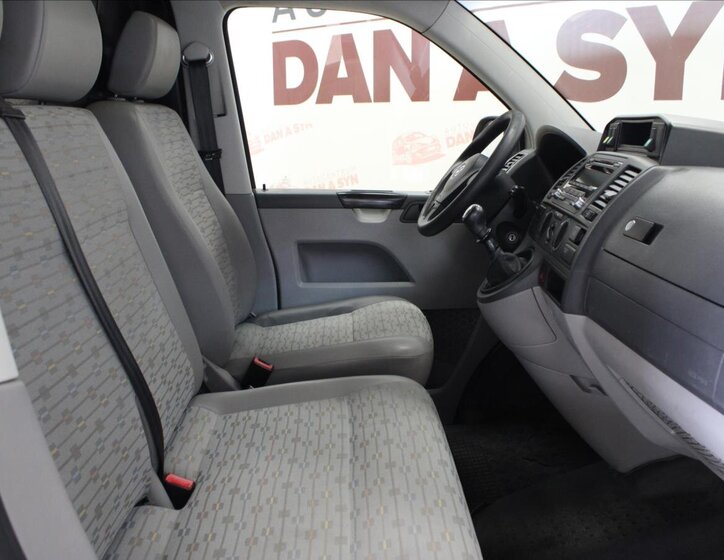 Volkswagen Transporter Kombi 2,0 l 103 kw