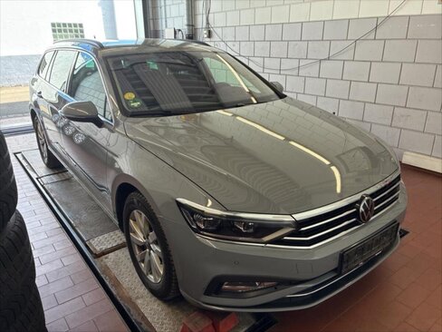 Volkswagen Passat Kombi 2,0 l 110 kw