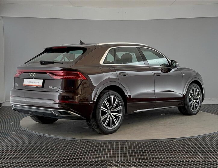 Audi Q8 SUV / Terénní 3,0 l 250 kw