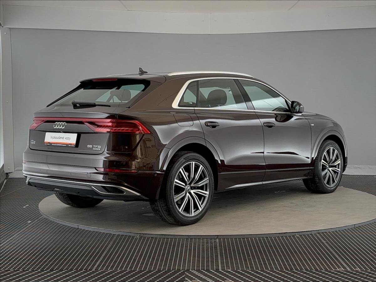 Audi Q8 SUV / Terénní 3,0 l 250 kw