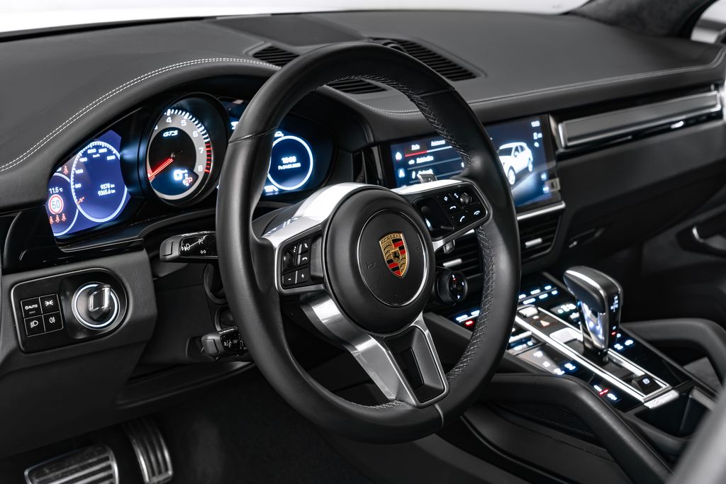 Porsche Cayenne SUV 4,0 l 338 kw