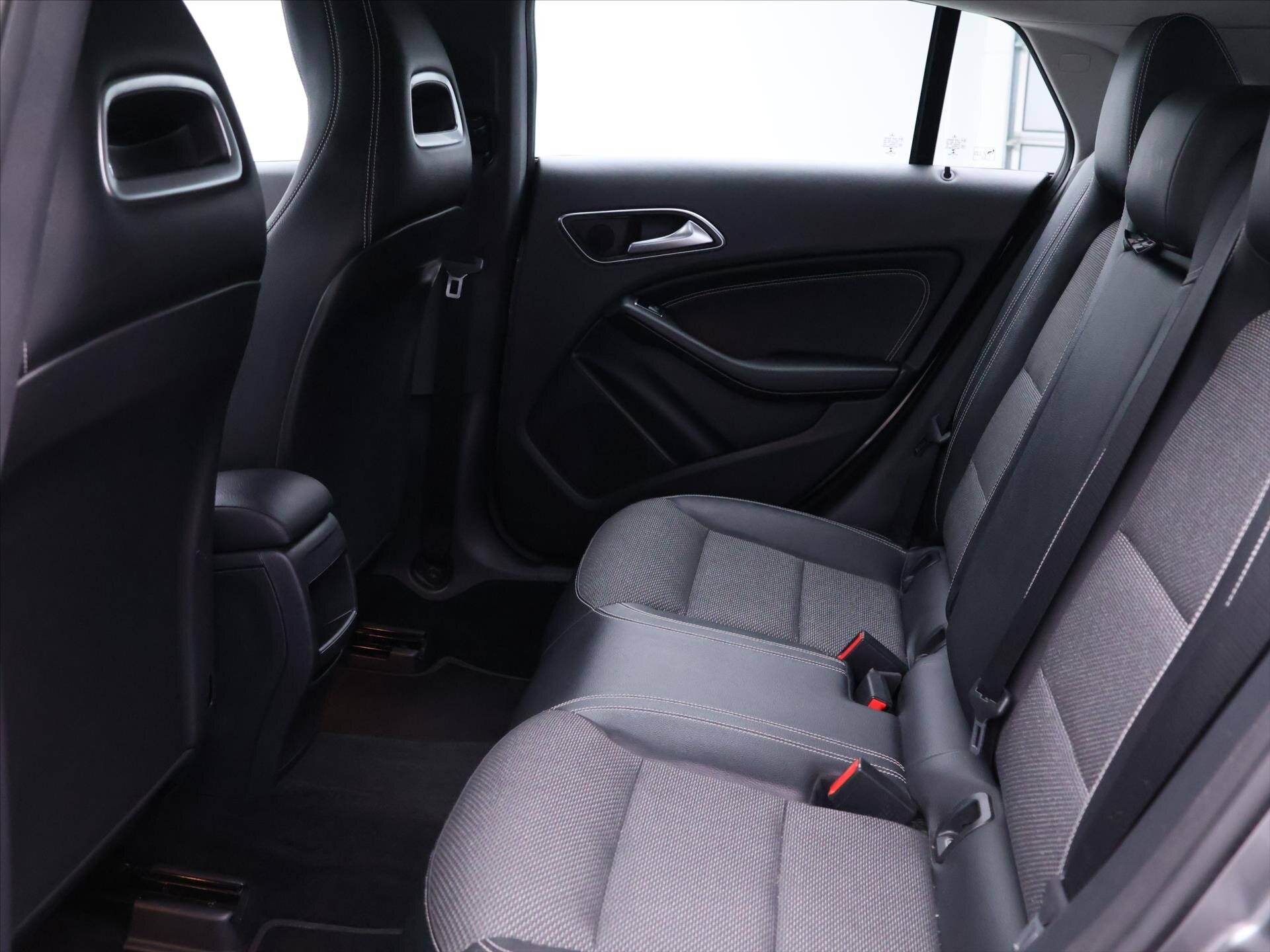 Mercedes-Benz CLA Kombi 2,1 l 100 kw