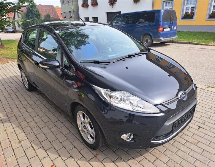 Ford Fiesta 13