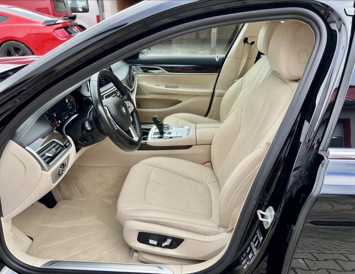 BMW Řada 7 10