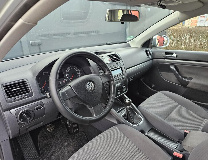 Volkswagen Golf Kombi 2,0 l 77 kw