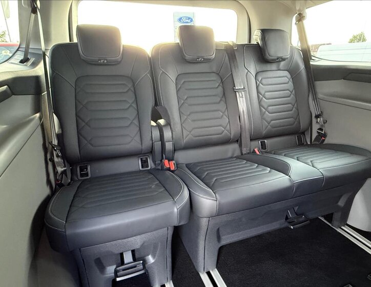 Ford Tourneo Custom 16