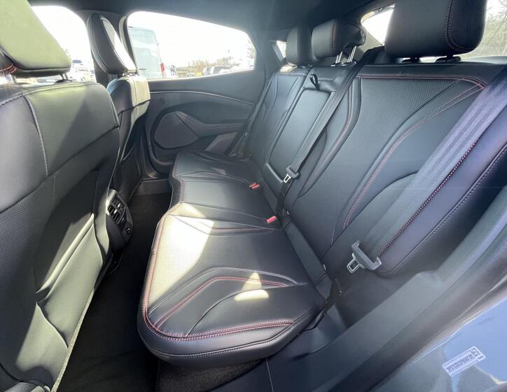 Ford Mustang Mach-E 8