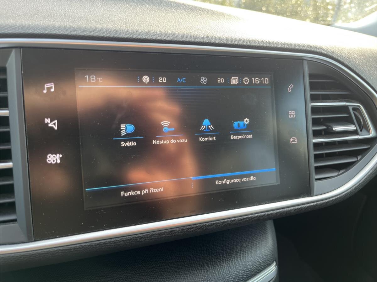 Peugeot 308 Kombi 1,5 l 96 kw