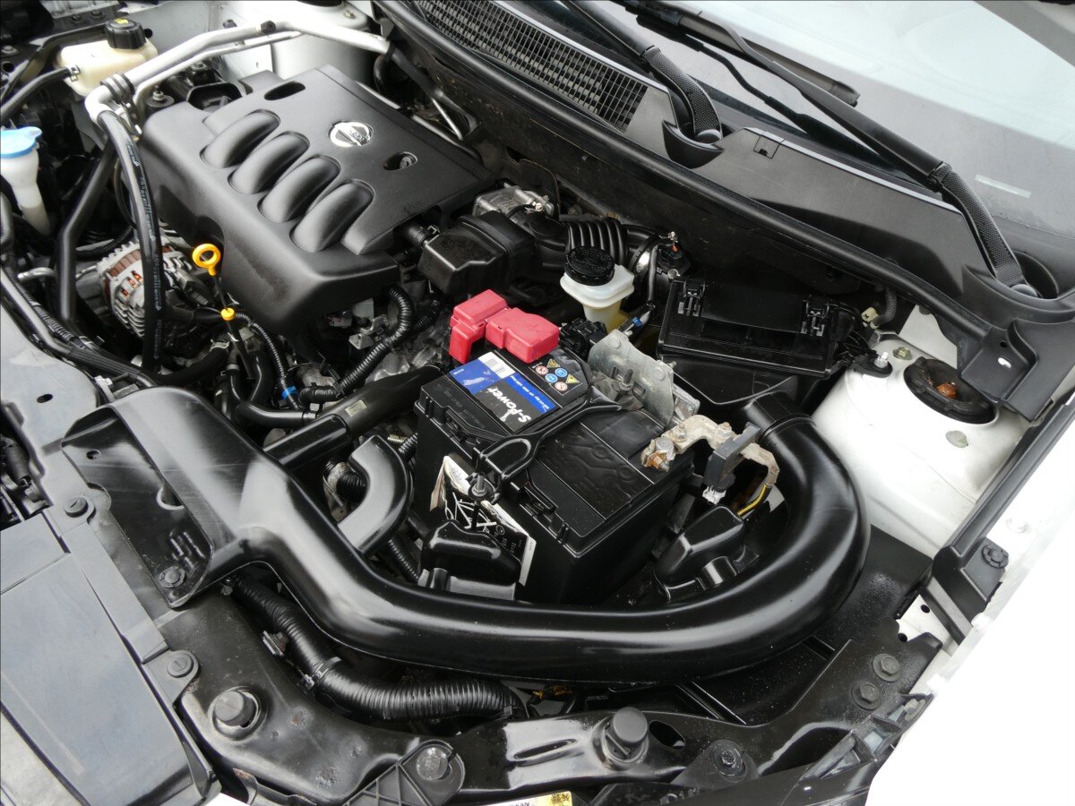 Nissan Qashqai SUV 2,0 l 104 kw