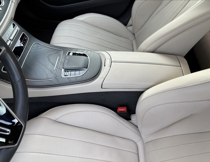 Mercedes-Benz Třídy E 18