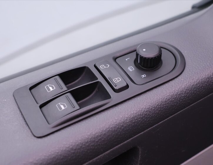 Volkswagen Caravelle 14