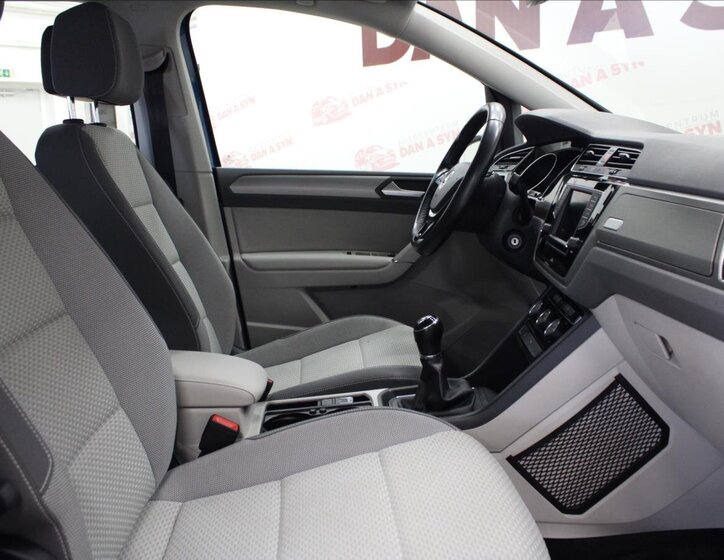 Volkswagen Touran Kombi 2,0 l 110 kw