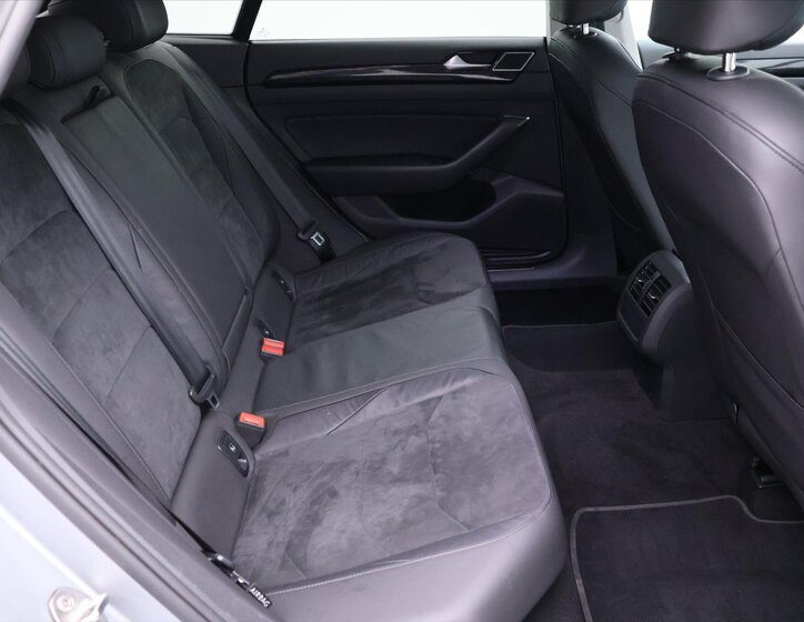 Volkswagen Arteon Liftback 2,0 l 140 kw