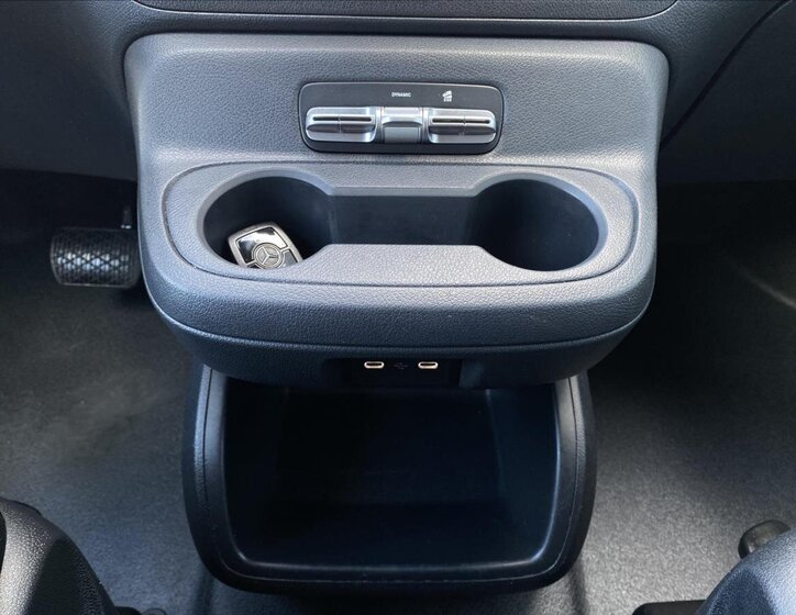 Mercedes-Benz Vito 16