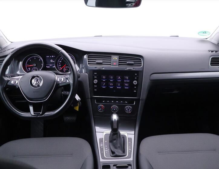 Volkswagen Golf 31