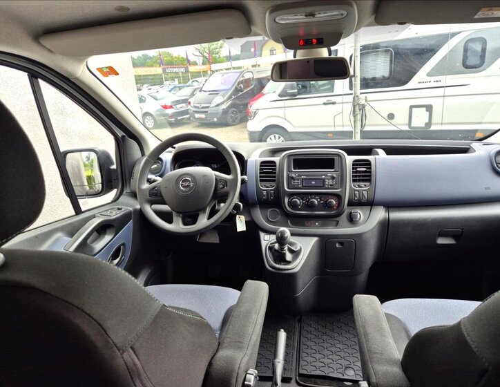Opel Vivaro 24