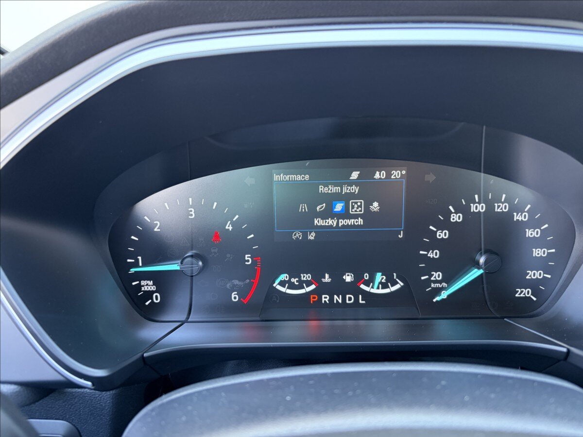 Ford Kuga Kombi 2,0 l 140 kw