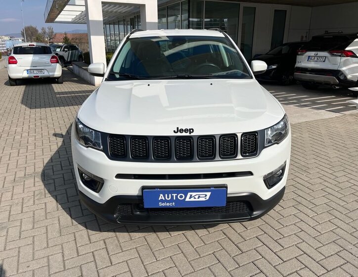 Jeep Compass SUV / Terénní 1,3 l 96 kw