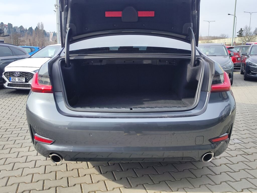 BMW Řada 3 Sedan / Limuzína 2,0 l 215 kw
