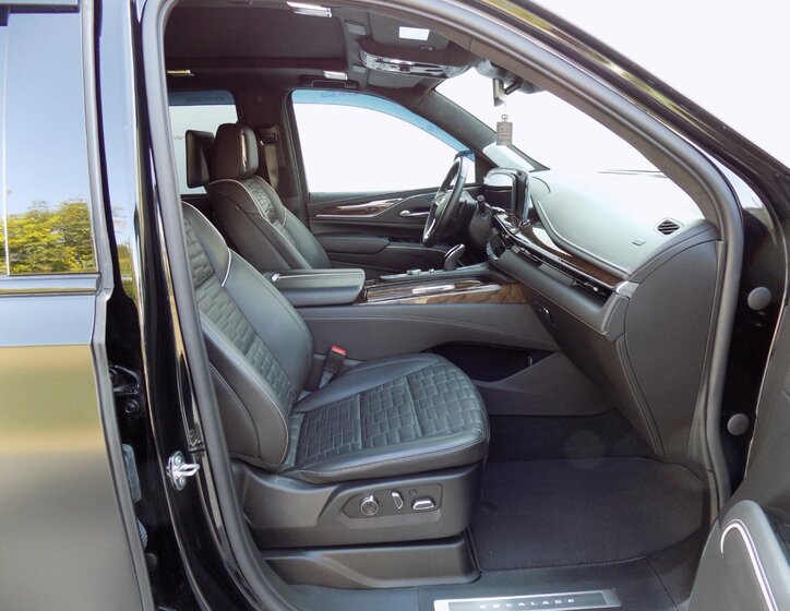 Cadillac Escalade 17