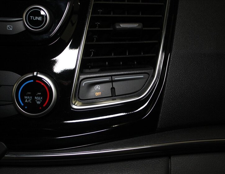 Ford Tourneo Custom MPV 2,0 l 136 kw