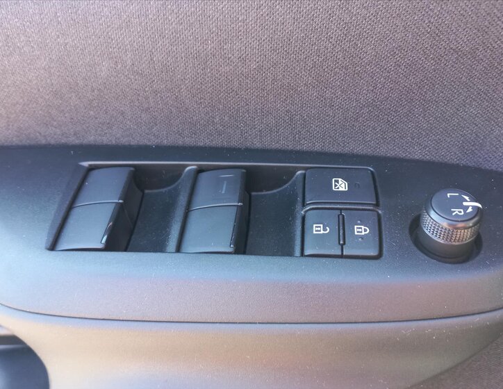 Toyota Yaris Cross CUV / Crossover 1,5 l 68 kw