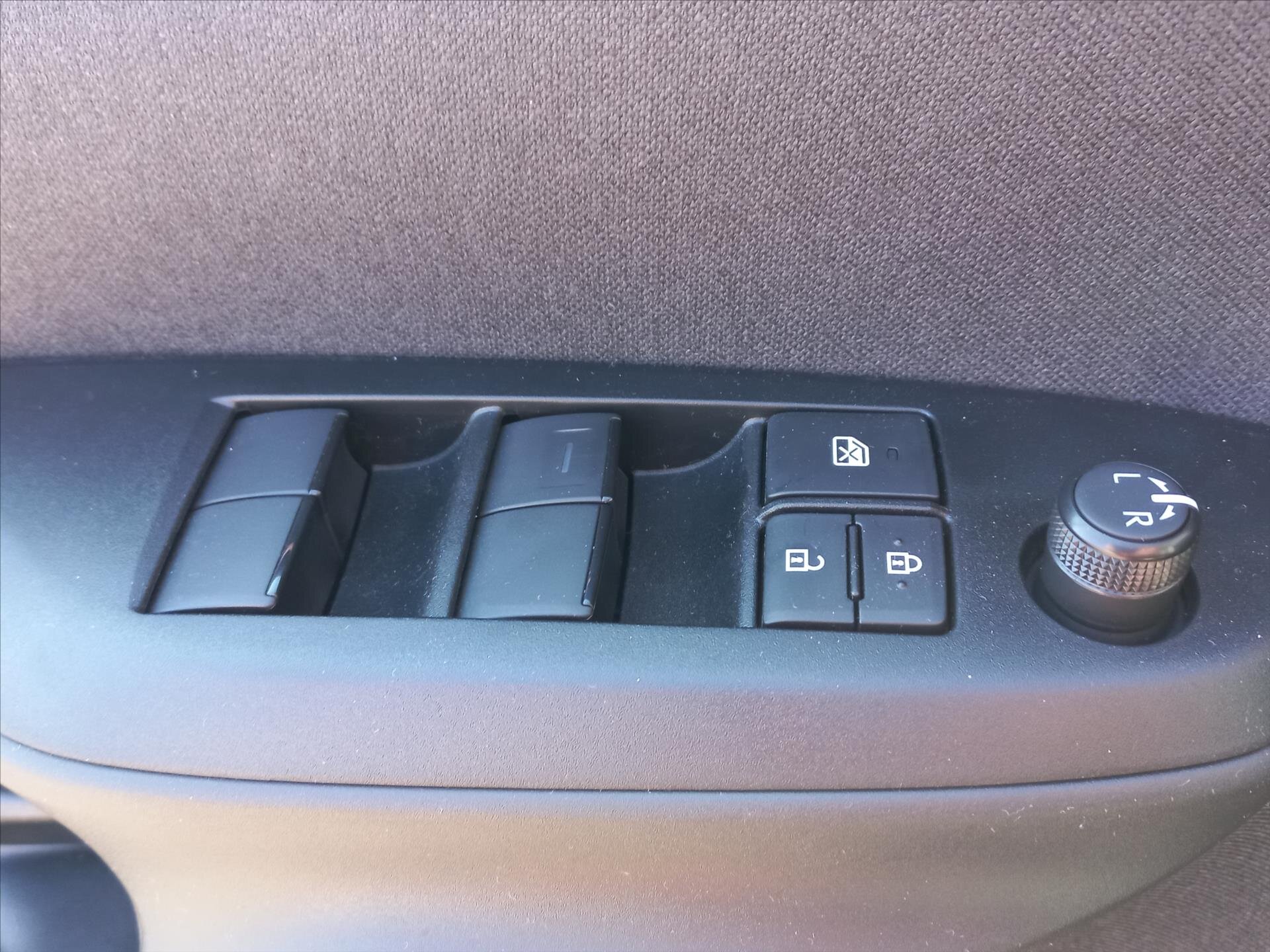 Toyota Yaris Cross CUV / Crossover 1,5 l 68 kw