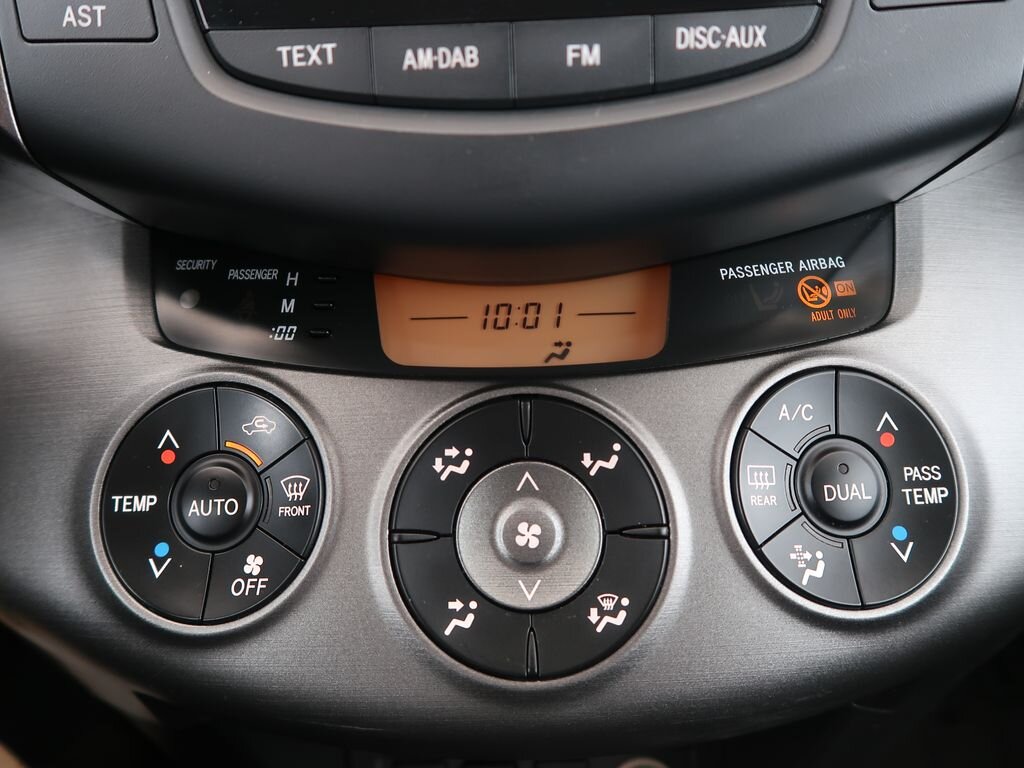 Toyota RAV4 SUV / Terénní 2,0 l 116 kw