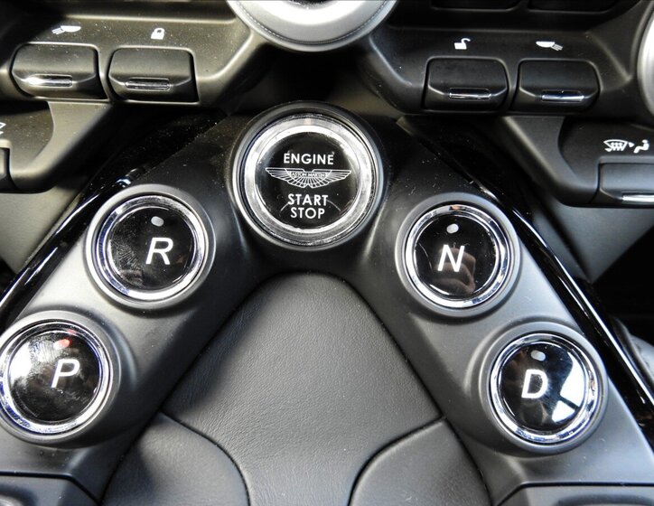 Aston Martin Vantage Kupé 4,0 l 375 kw