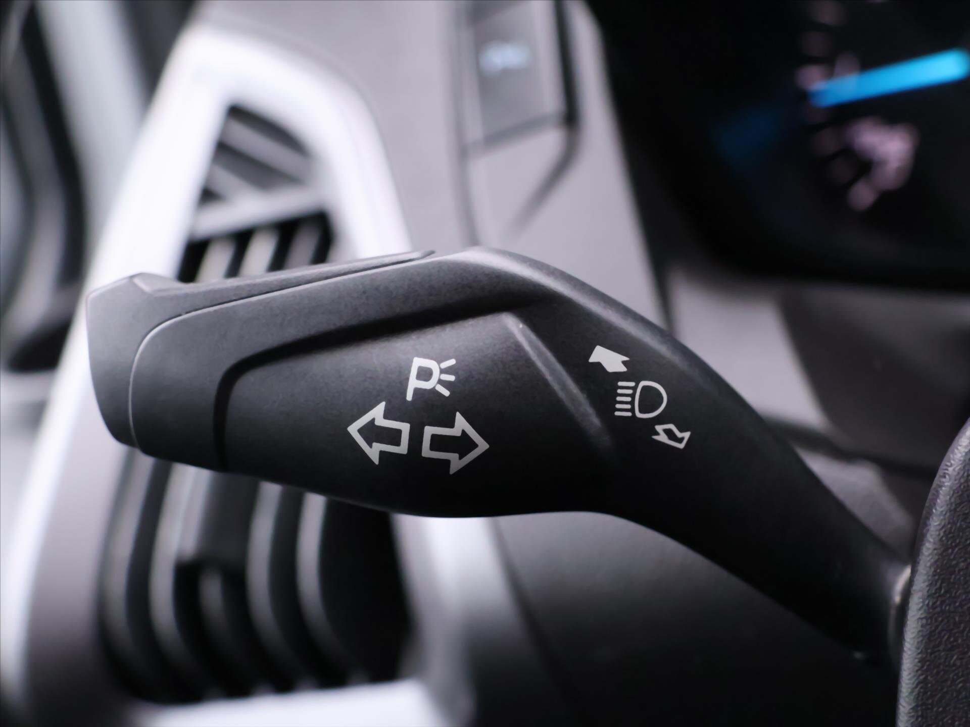 Ford Transit Custom Kombi 2,0 l 77 kw