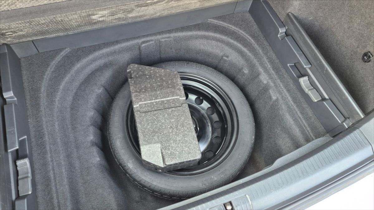 Volkswagen Golf Kombi 1,6 l 77 kw