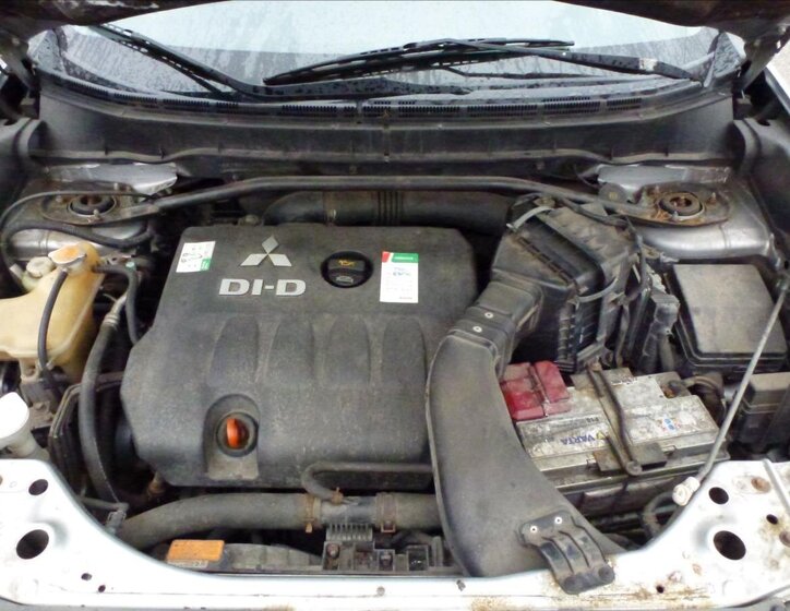 Mitsubishi Outlander SUV / Terénní 2,0 l 103 kw