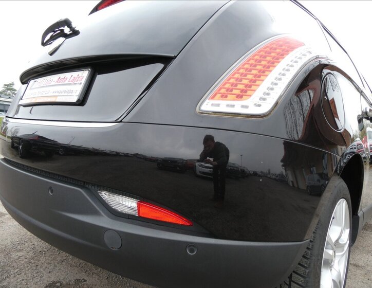 Lancia Delta Hatchback 1,4 l 88 kw