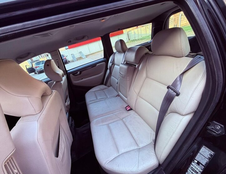 Volvo V70 Kombi 2,4 l 120 kw