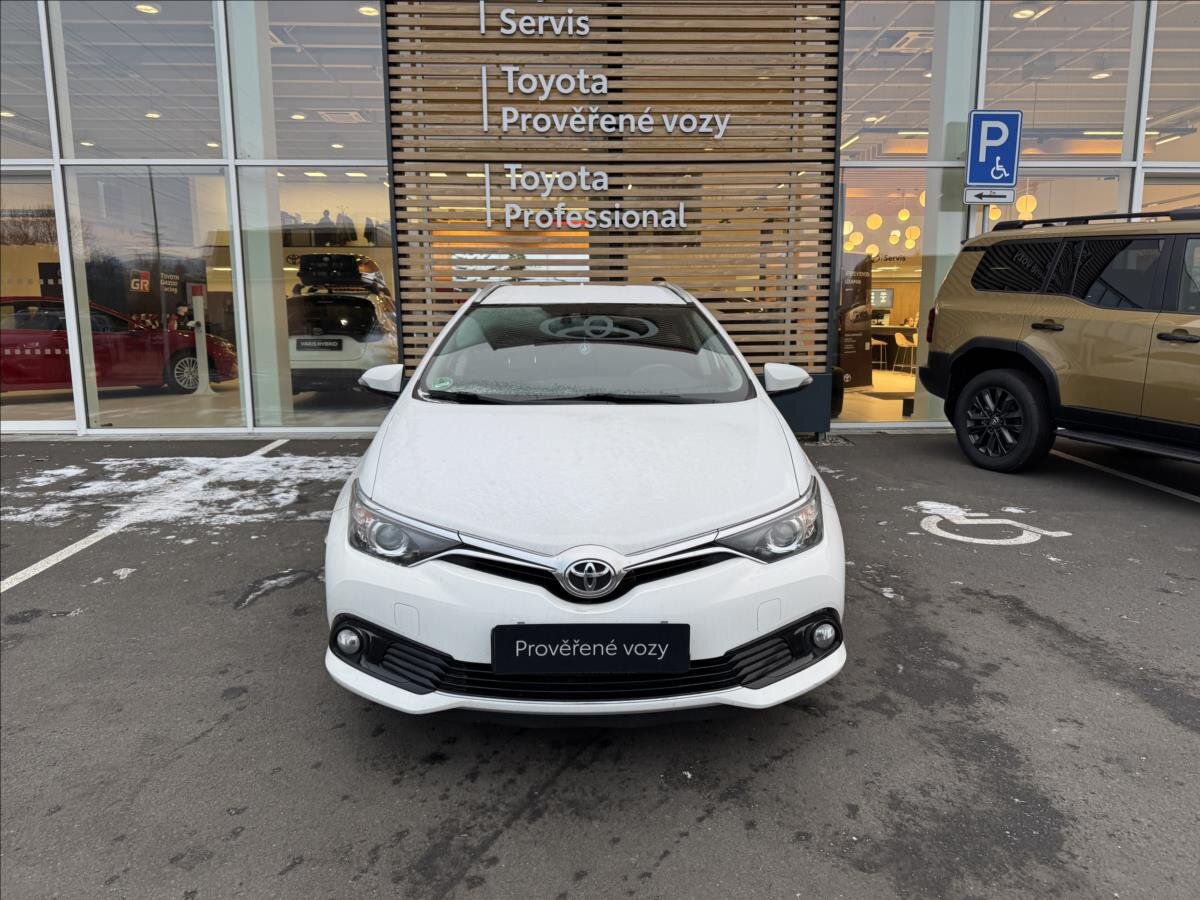 Toyota Auris Kombi 1,6 l 97 kw