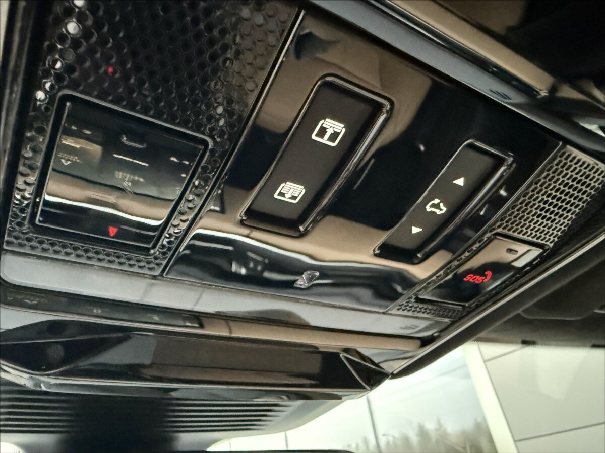 Land Rover Range Rover Sport SUV 3,0 l 405 kw