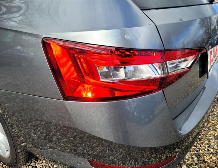 Škoda Superb Kombi 1,4 l 115 kw