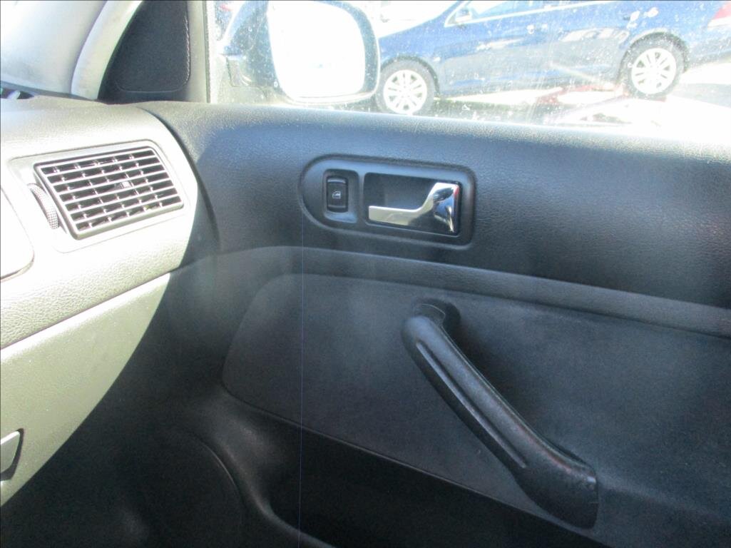 Volkswagen Golf Hatchback 1,6 l 77 kw