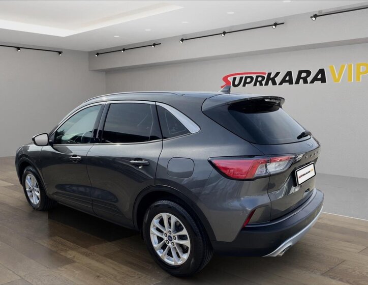 Ford Kuga SUV / Terénní 1,5 l 88 kw