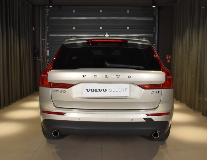 Volvo XC60 4