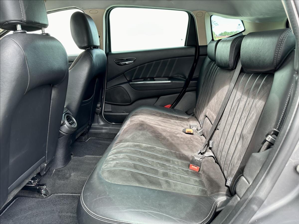 Lancia Delta Hatchback 1,6 l 88 kw